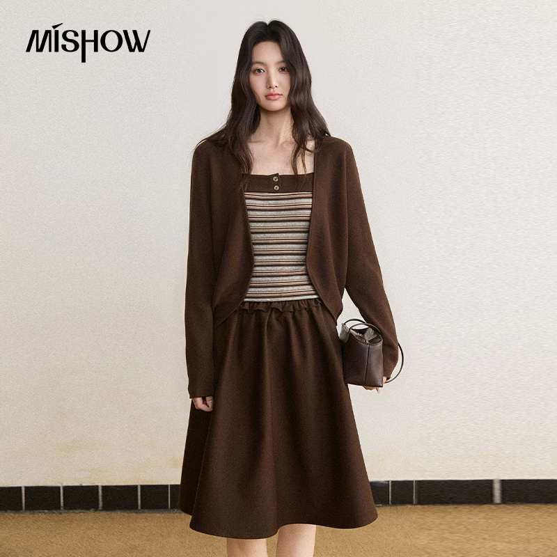 Embellish Knit - Setelan Pakaian Wanita MISHOW 2026, Cardigan